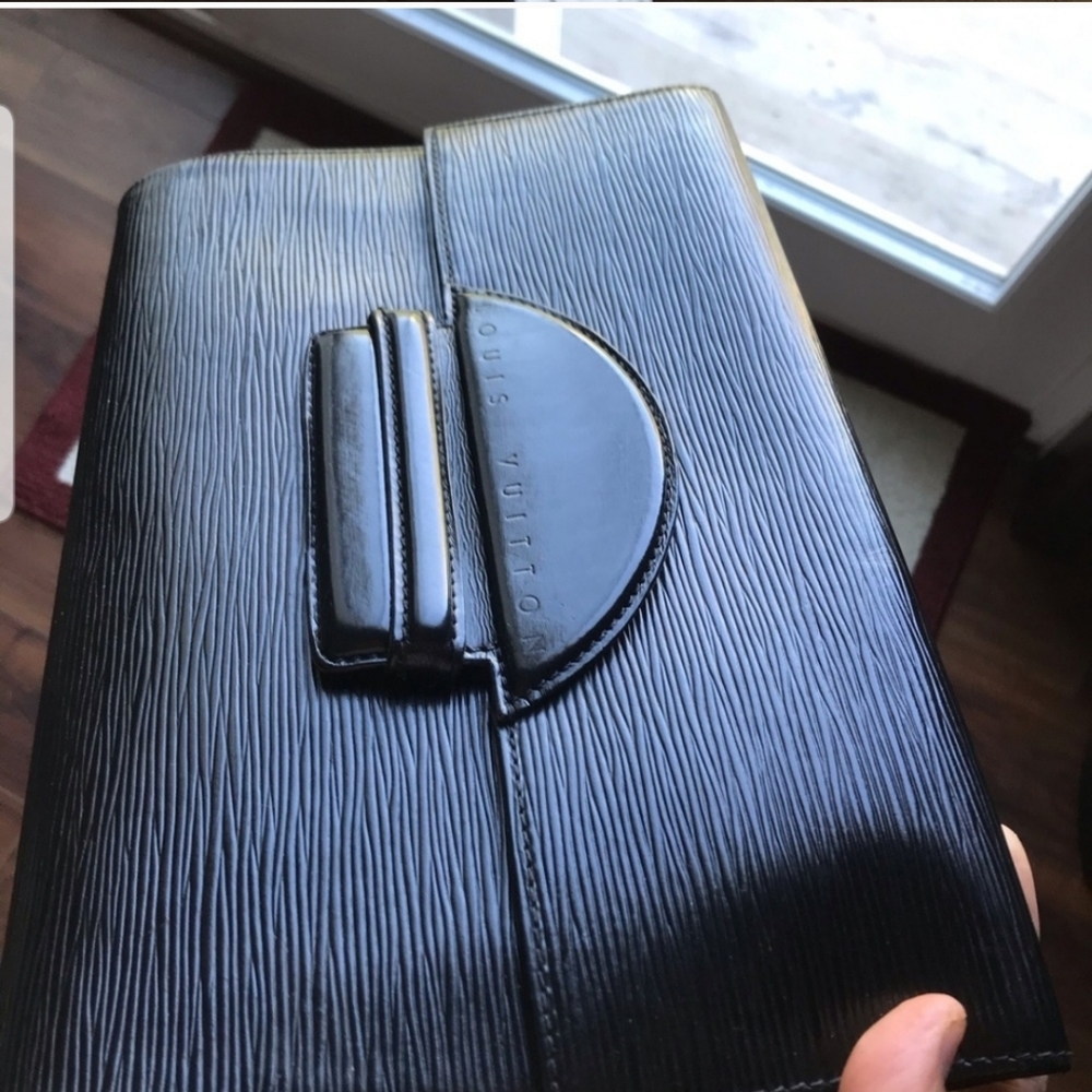 Authentic LV clutch